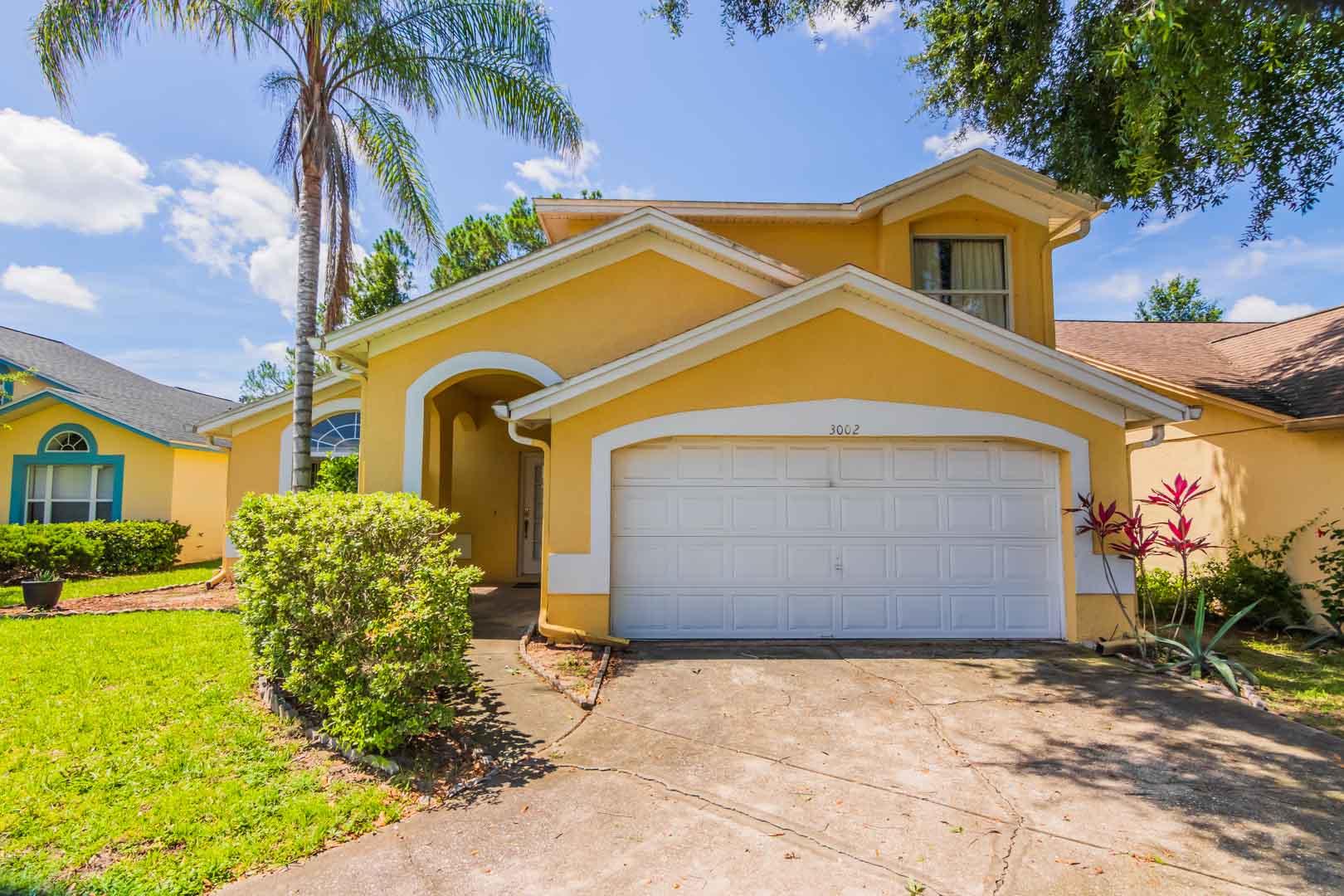 4 Bedroom, 3 Star Standard Lindfields Estate Villas